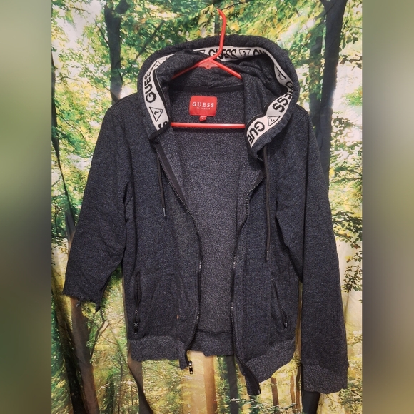 DIY project GUESS hoodie - Picture 1 of 12